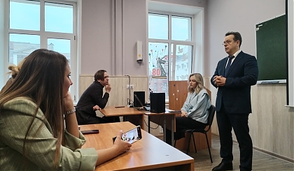 Студенты факультета познакомились с книгой "Перед судом истории: Курск. Последняя битва"